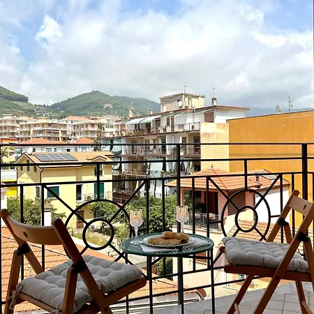 Trilocale Centro アパート