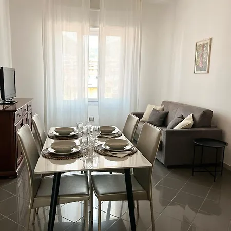 Trilocale Centro アパート *